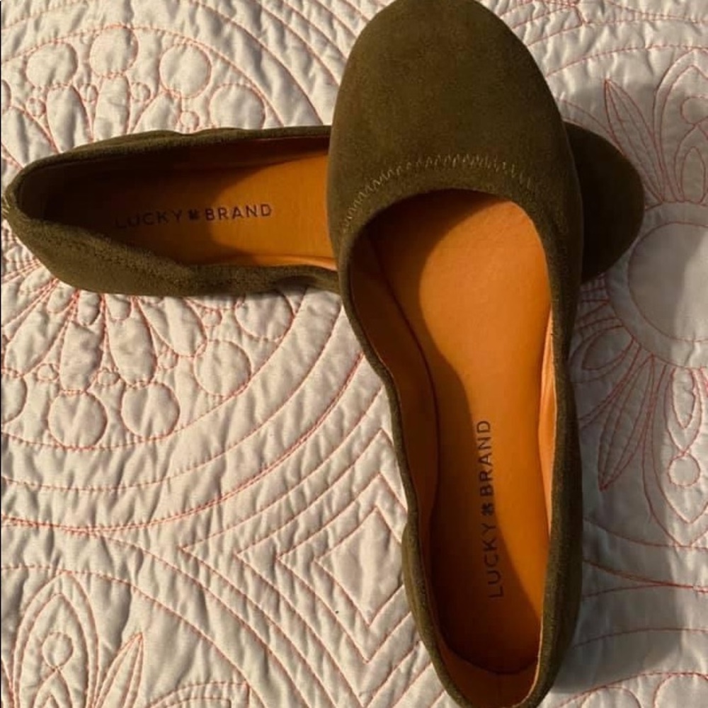 Lucky brand olive flats